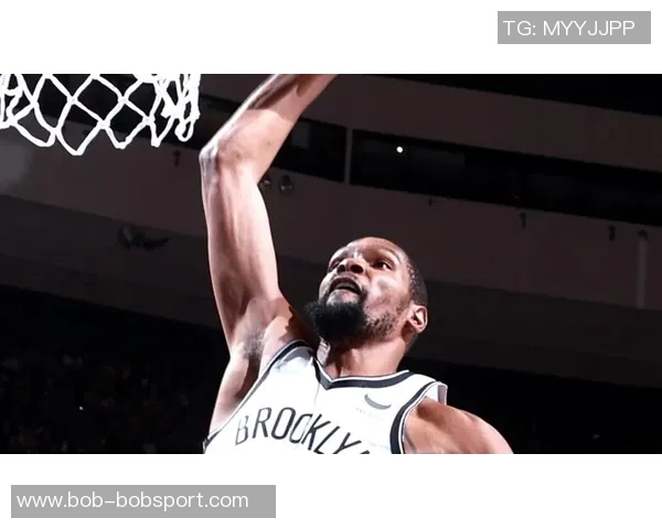 米勒表现低迷19投仅5中贡献17分5篮板5助攻并出现5次失误