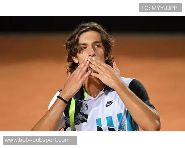 迪洛伦佐澄清点球争议强调摔倒是因真实身体接触